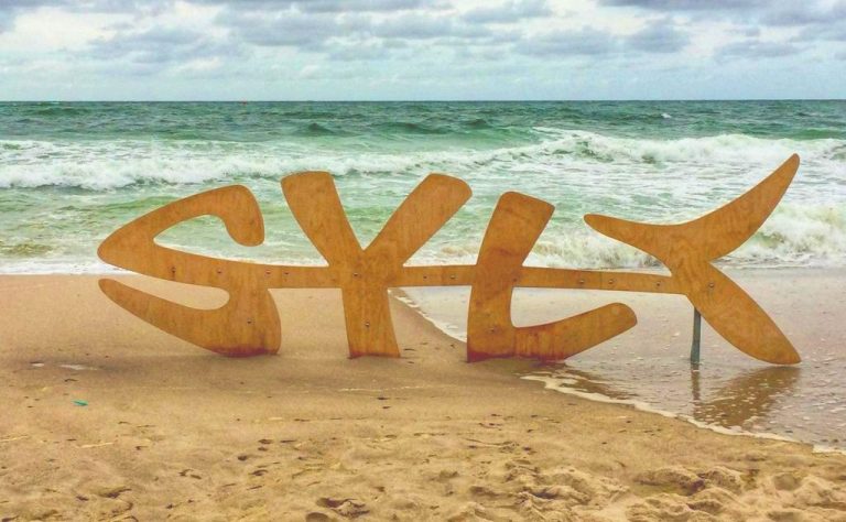 Sylt Logo am Nordseestrand