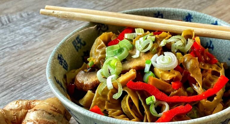 Veganes Asiatisches Rezept und Essen